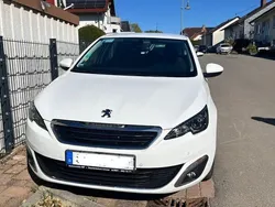 Weiß Gebraucht 2016 Peugeot 308 Allure Kombi | 12.999 € (Etwas zu teuer)