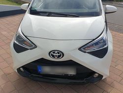 Weiß Gebraucht 2018 Toyota Aygo X-play Kleinwagen | 12.460 € (Fairer Preis)