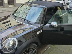 Schwarz Gebraucht 2011 Mini Cooper Cabriolet Cabrio | 11.900 €