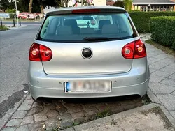 Silber Gebraucht 2005 VW Golf V Kleinwagen | 1.600 € (Fairer Preis)