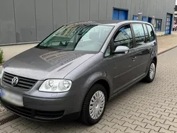 Grau Gebraucht 2005 VW Touran Van / Kleinbus | 2.100 € (Fairer Preis)