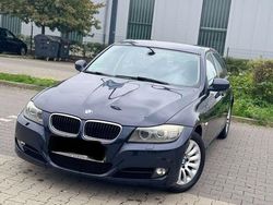 Blau Gebraucht 2010 BMW 318 Limousine | 4.699 € (Fairer Preis)