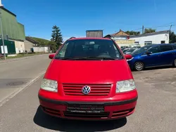 Rot Gebraucht 2003 VW Sharan Van / Kleinbus | 2.799 €