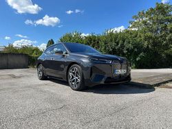 Grau Gebraucht 2021 BMW iX Executive SUV | 62.500 € (Etwas zu teuer)