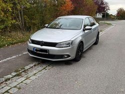 Silber Gebraucht 2012 VW Jetta Comfortline Limousine | 6.400 € (Fairer Preis)