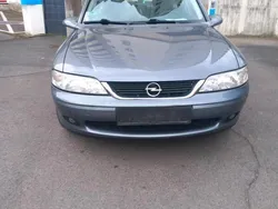 Grau Gebraucht 2000 Opel Vectra Limousine | 1.300 € (Fairer Preis)
