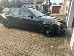Schwarz Gebraucht 2005 BMW 520 Basis Kombi | 4.300 €