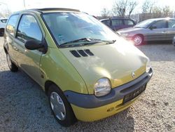 Gelb metallic Gebraucht 2000 Renault Twingo Liberty Kleinwagen | 1.650 € (Fairer Preis)