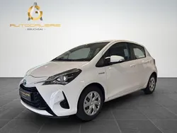 Weiß Gebraucht 2020 Toyota Yaris Hybrid Business Edition Limousine | 14.900 € (Guter Preis)