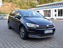 Schwarz Gebraucht 2021 VW Touran Active Van / Kleinbus | 26.950 € (Etwas zu teuer)