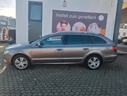 Braun Gebraucht 2010 Skoda Superb Kombi | 2.850 € (Guter Preis)