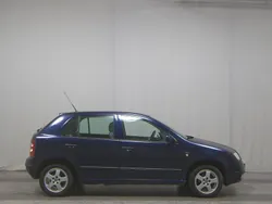 Tiefseeblau metallic Gebraucht 2002 Skoda Fabia Limousine | 790 € (Guter Preis)