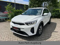 Weiß Gebraucht 2022 Kia Stonic Vision SUV | 15.480 € (Fairer Preis)