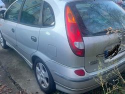 Silber Gebraucht 2004 Nissan Almera Tino Acenta+ Van / Kleinbus | 3.800 € (Teuer)