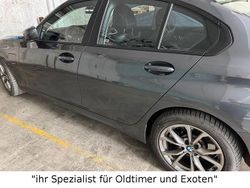 Grau Gebraucht 2019 BMW 330e Advantage Limousine | 27.500 € (Etwas zu teuer)