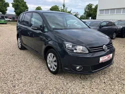 Pure white Gebraucht 2015 VW Touran Trendline Van / Kleinbus | 13.990 €