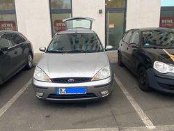 Silber Gebraucht 2004 Ford Focus Limousine | 700 € (Fairer Preis)