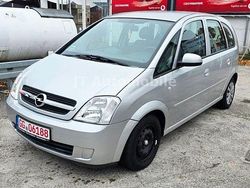 Silber Gebraucht 2005 Opel Meriva Edition Van / Kleinbus | 2.900 € (Etwas zu teuer)