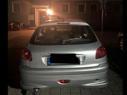 Grau Gebraucht 2004 Peugeot 206 Kleinwagen | 750 €