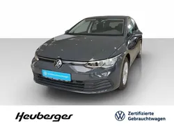 Grau Gebraucht 2024 VW Golf VIII Life Limousine | 23.450 € (Fairer Preis)