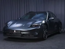 Grau Gebraucht 2022 Porsche Taycan GTS Chrono Limousine | 107.695 €