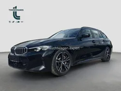 Saphirschwarz (metallic) Gebraucht 2024 BMW 330 Sport Line Kombi | 37.190 € (Guter Preis)