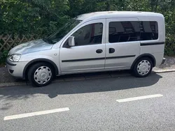 Silber Gebraucht 2007 Opel Combo Van / Kleinbus | 2.900 € (Fairer Preis)