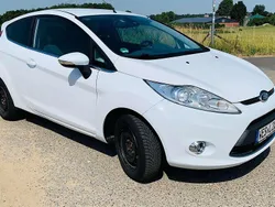 Weiß Gebraucht 2009 Ford Fiesta Titanium Kleinwagen | 2.800 € (Fairer Preis)