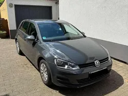 Grau Gebraucht 2015 VW Golf VII Trendline Kleinwagen | 9.600 € (Guter Preis)