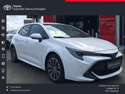 Super white 2 Gebraucht 2022 Toyota Corolla Hybrid Team Kleinwagen | 20.890 € (Guter Preis)