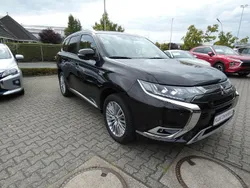 Schwarz Gebraucht 2019 Mitsubishi Outlander P-HEV Top SUV | 22.950 € (Fairer Preis)