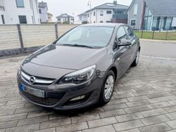 Grau Gebraucht 2015 Opel Astra Selection Limousine | 6.300 € (Fairer Preis)