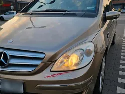 Gold Gebraucht 2007 Mercedes B200 Van / Kleinbus | 1.145 € (Guter Preis)