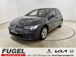 Grau Gebraucht 2023 VW Golf VIII Life Limousine | 22.869 € (Guter Preis)