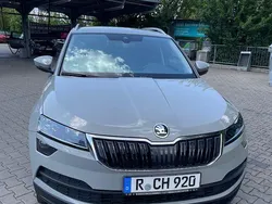 Grau Gebraucht 2020 Skoda Karoq Drive SUV | 21.000 € (Guter Preis)