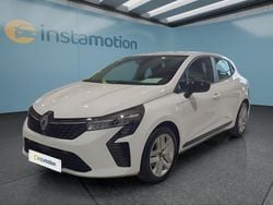 Weiß Gebraucht 2024 Renault Clio V Evolution Kleinwagen | 17.499 € (Etwas zu teuer)