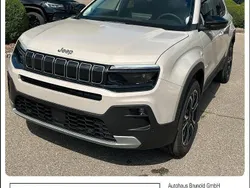 Beige Neu 2025 Jeep Avenger Summit SUV | 33.900 € (Teuer)