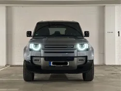 Grau Gebraucht 2022 Land Rover Defender SE Dynamic SUV | 59.500 € (Superpreis)