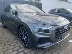Grau Gebraucht 2020 Audi Q8 S-Line SUV | 44.990 € (Fairer Preis)