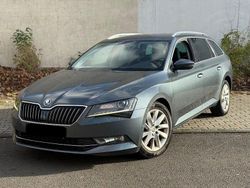 Grau Gebraucht 2017 Skoda Superb Style Kombi | 9.990 € (Teuer)