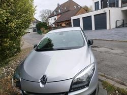 Grau Gebraucht 2013 Renault Alaskan Abholung | 5.399 €