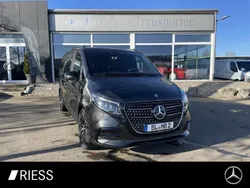 Grau Gebraucht 2024 Mercedes V300 Style Van / Kleinbus | 86.380 €