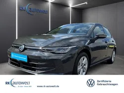 Grau Gebraucht 2024 VW Golf VIII Life Limousine | 23.490 € (Fairer Preis)