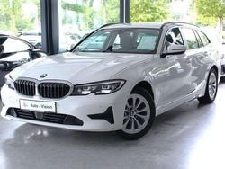Weiß Gebraucht 2022 BMW 318 Advantage Kombi | 20.490 € (Fairer Preis)