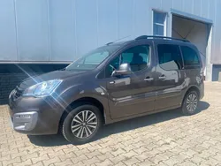 Grau Gebraucht 2017 Peugeot Partner Tepee Style Van / Kleinbus | 9.999 € (Fairer Preis)