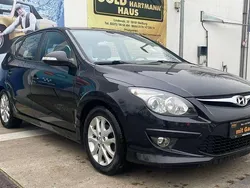 Schwarz Gebraucht 2011 Hyundai i30 Edition+ Limousine | 4.499 € (Etwas zu teuer)