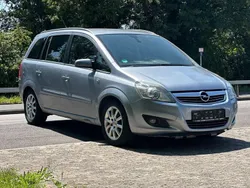 Silber Gebraucht 2008 Opel Zafira Innovation Van / Kleinbus | 2.590 € (Guter Preis)