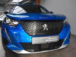 Blau Gebraucht 2023 Peugeot 2008 Allure SUV | 18.580 € (Superpreis)