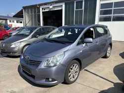 Blue metallic Gebraucht 2009 Toyota Verso Executive Van / Kleinbus | 3.800 € (Superpreis)