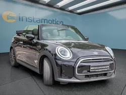Schwarz Gebraucht 2021 Mini ONE Kleinwagen | 19.349 € (Etwas zu teuer)